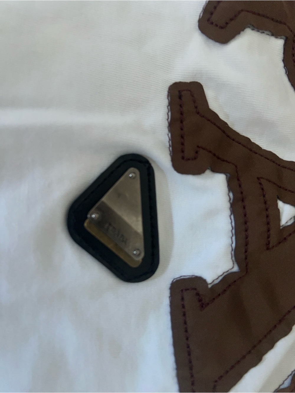 Men’s vintage White Tee with Brown Applique and Metal Logo fits like XL